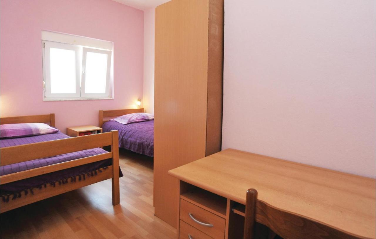 Beautiful Apartment In Maslenica With Kitchen Zewnętrze zdjęcie
