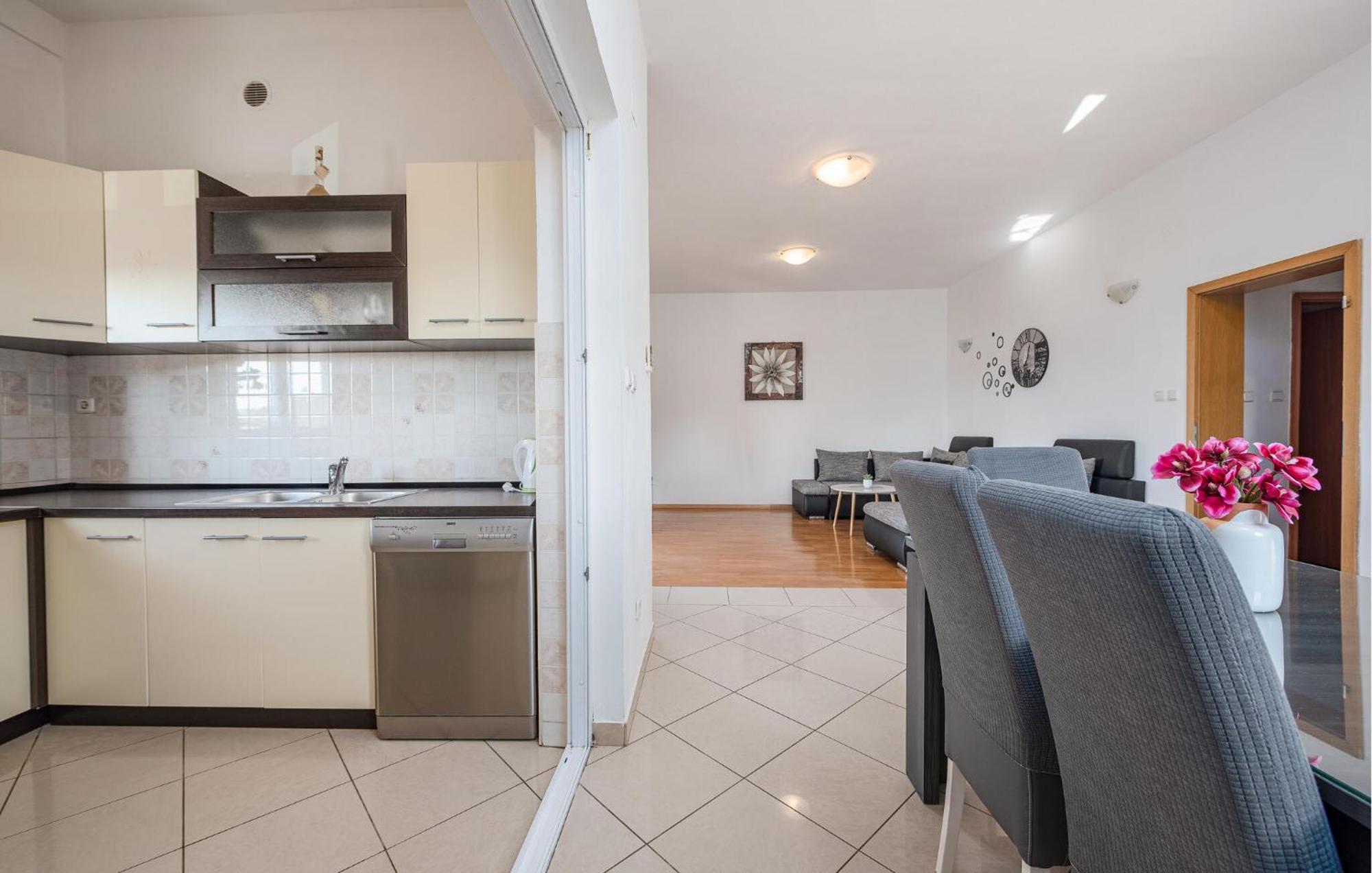 Beautiful Apartment In Maslenica With Kitchen Zewnętrze zdjęcie