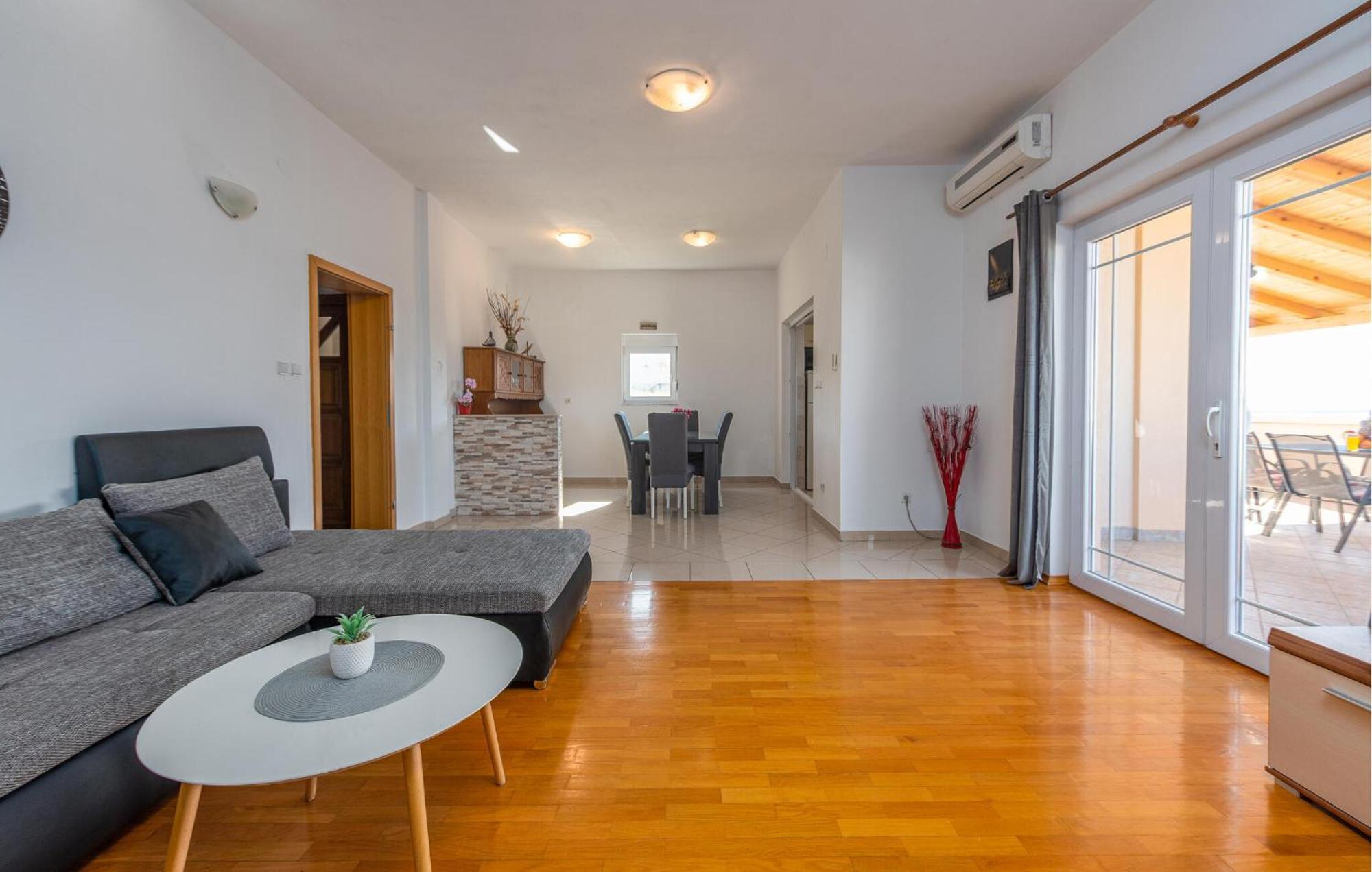 Beautiful Apartment In Maslenica With Kitchen Zewnętrze zdjęcie