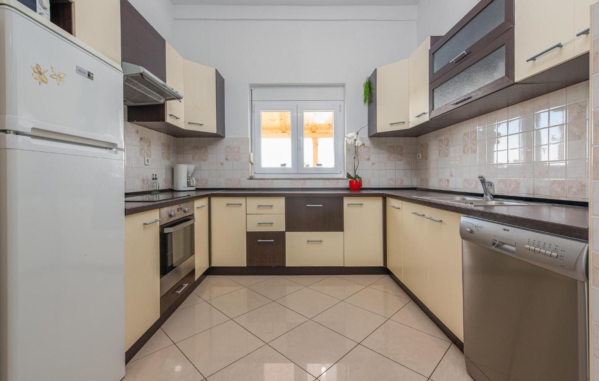 Beautiful Apartment In Maslenica With Kitchen Zewnętrze zdjęcie