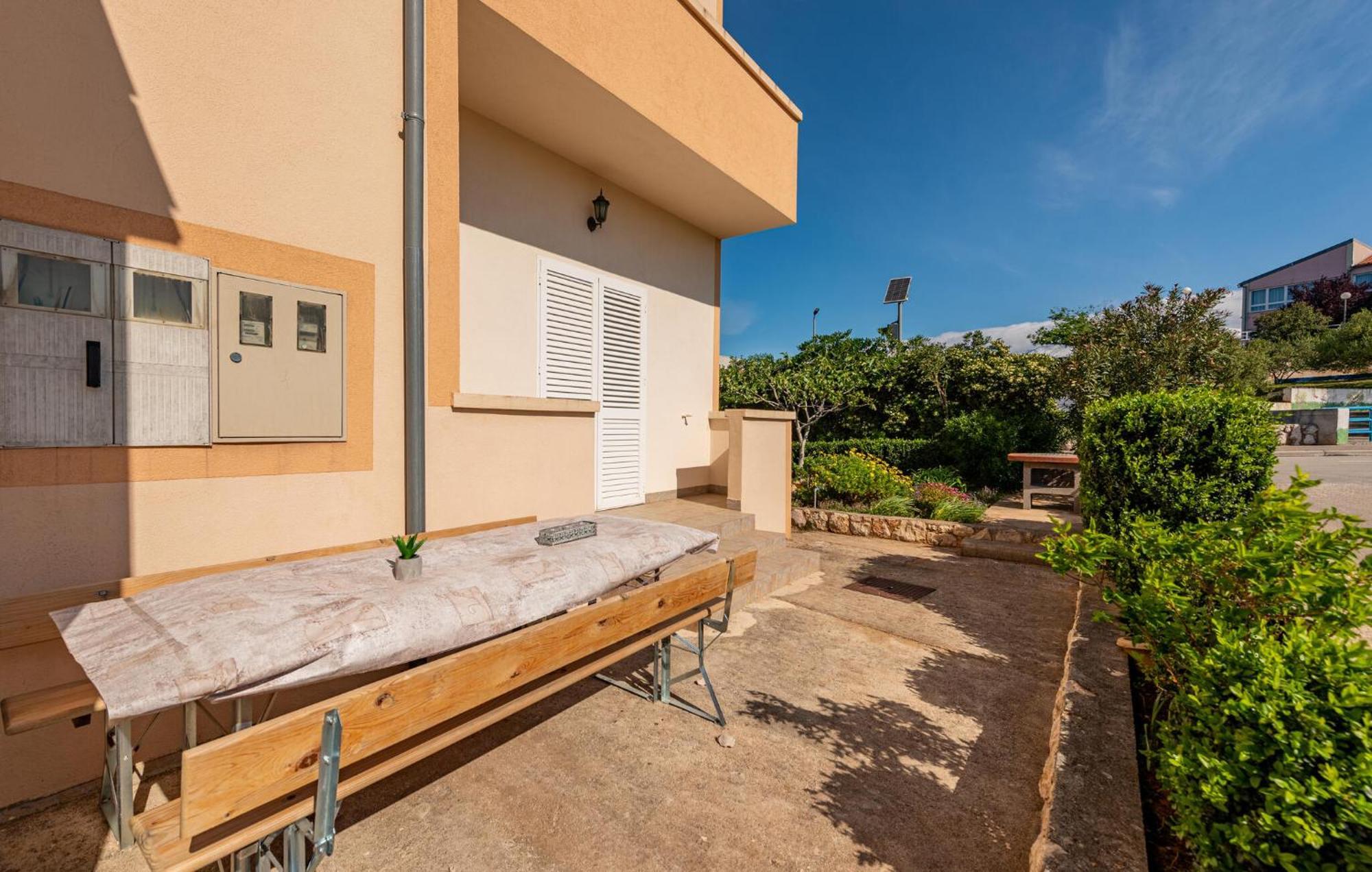 Beautiful Apartment In Maslenica With Kitchen Zewnętrze zdjęcie