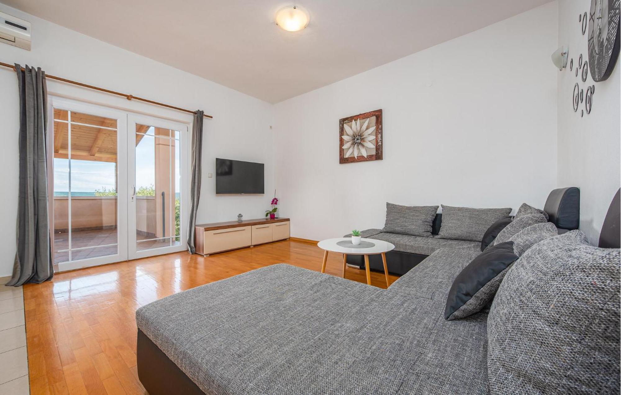 Beautiful Apartment In Maslenica With Kitchen Zewnętrze zdjęcie