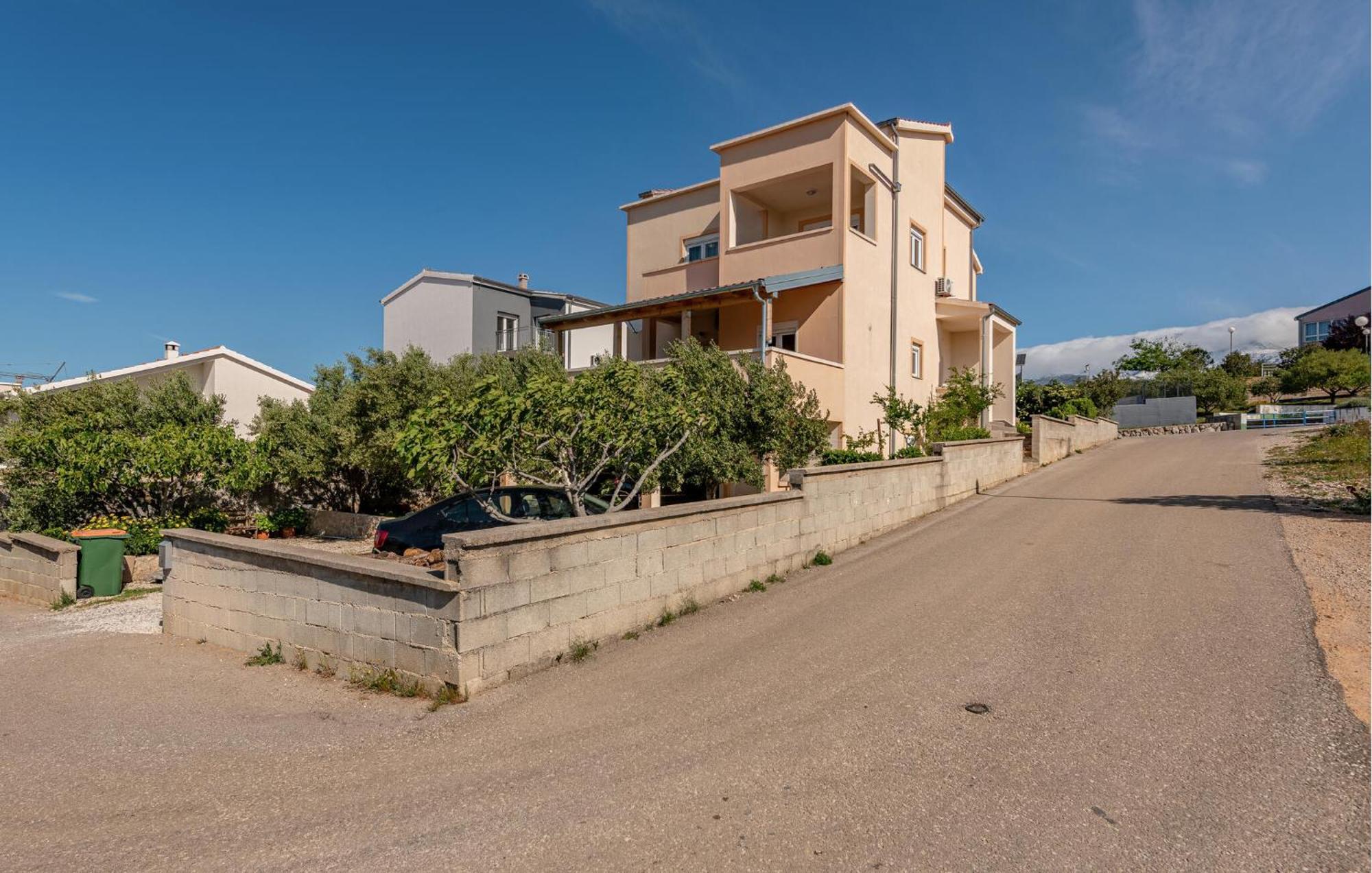 Beautiful Apartment In Maslenica With Kitchen Zewnętrze zdjęcie